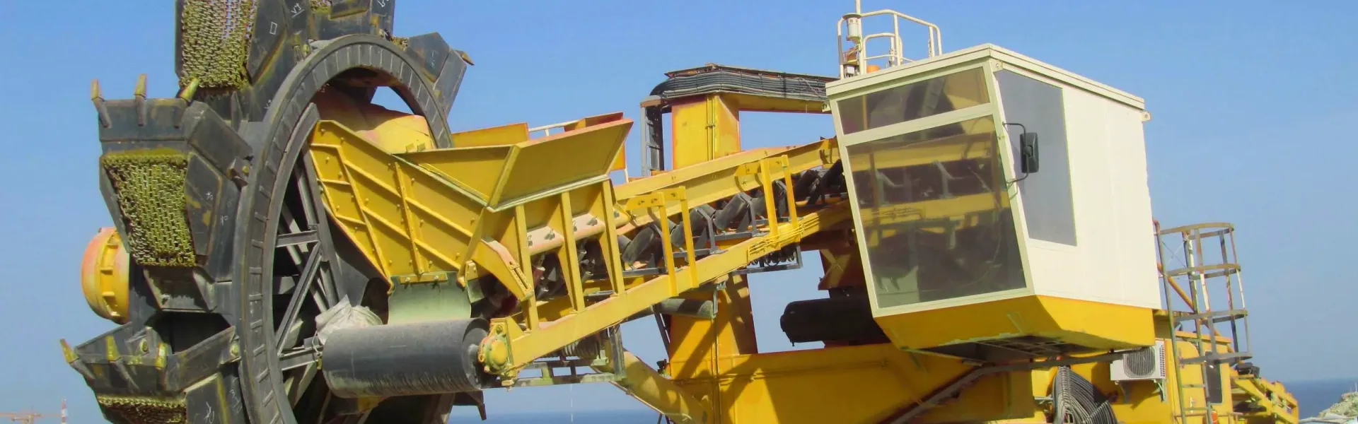 Tracked Bucket Wheel Reclaimer