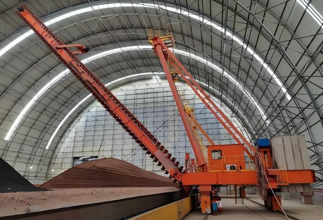 Cantilevered Scraper Reclaimer