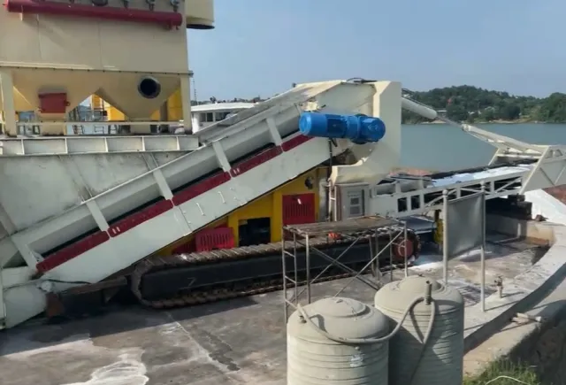 Truck Unloader | Tracked Bulk Reception Feeder