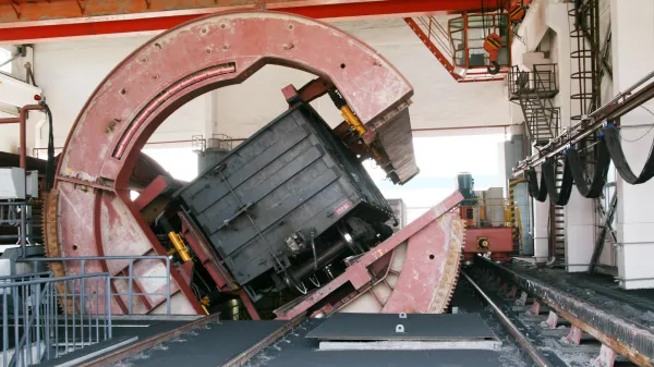 Wagon and RaiLcar Unloading